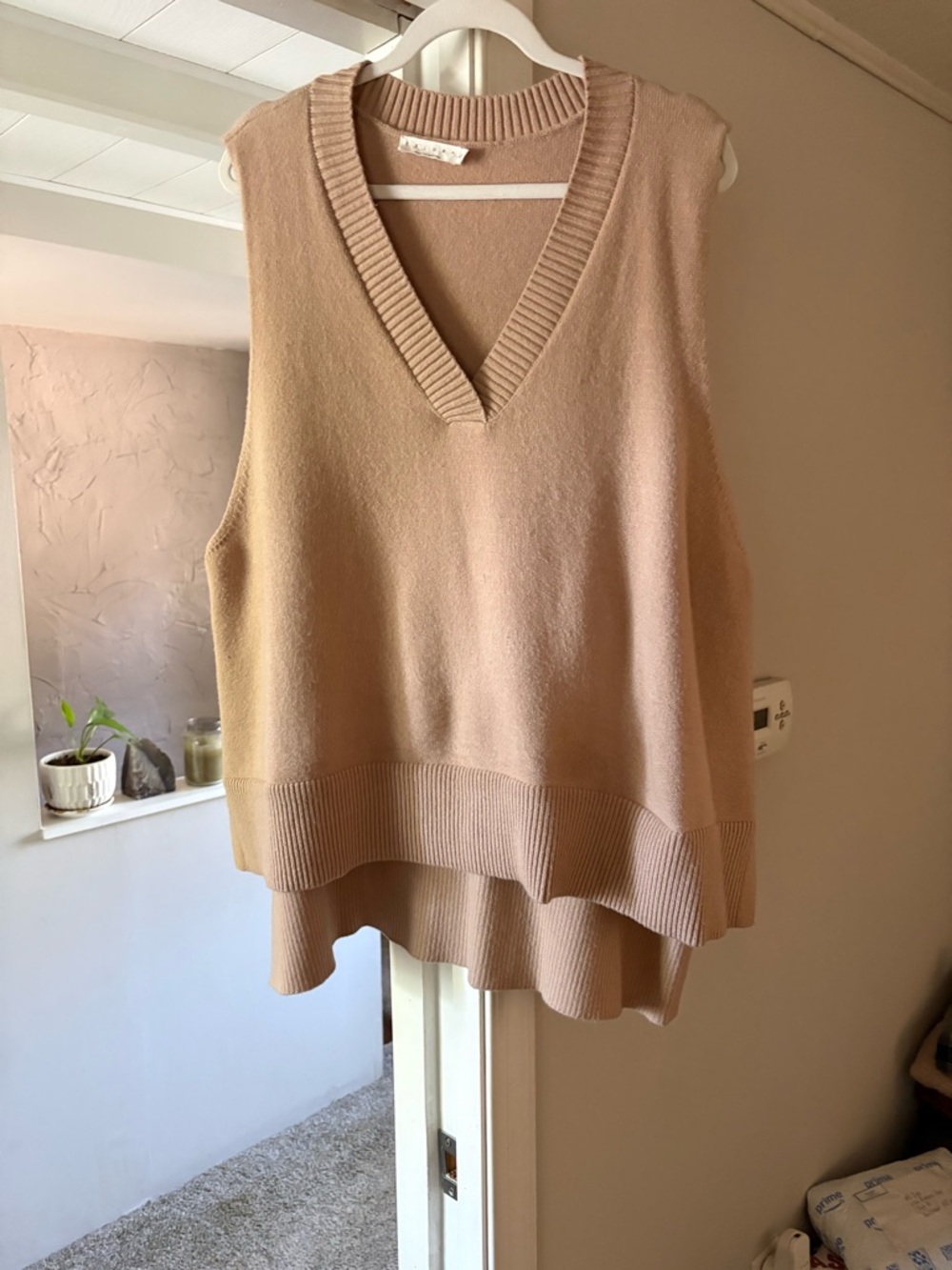 Women's Cream V-Neck Sleeveless Sweater Vest
